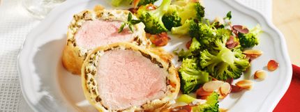 Angerichtes Gericht für das Rezept Schweinefilet im Blätterteigmantel