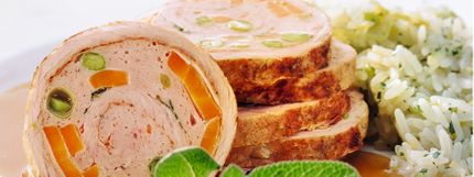 Angerichtes Gericht für das Rezept Kalbs-Rouladen mit Kräuter-Reis